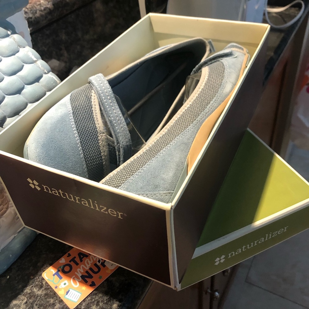 NaturalizerWomen’s ‘Yesenia’ SuedeMesh Casual Shoe - Picture 9 of 12